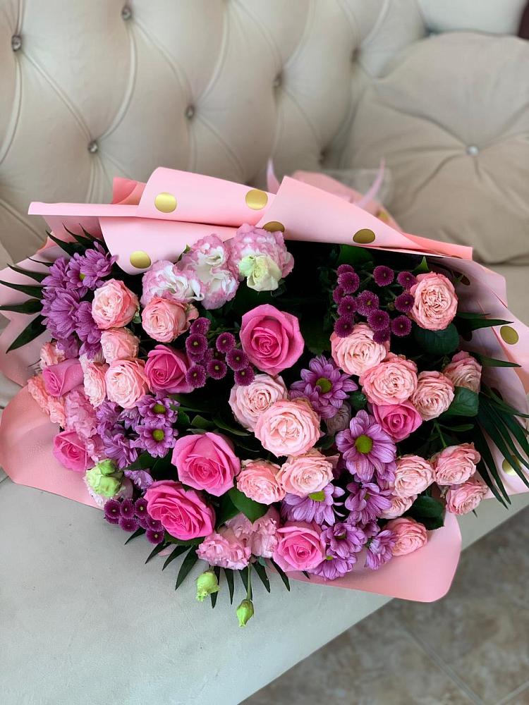 Букет цветов из: Хризантемы, Розы и Лизиантусы в Александрове