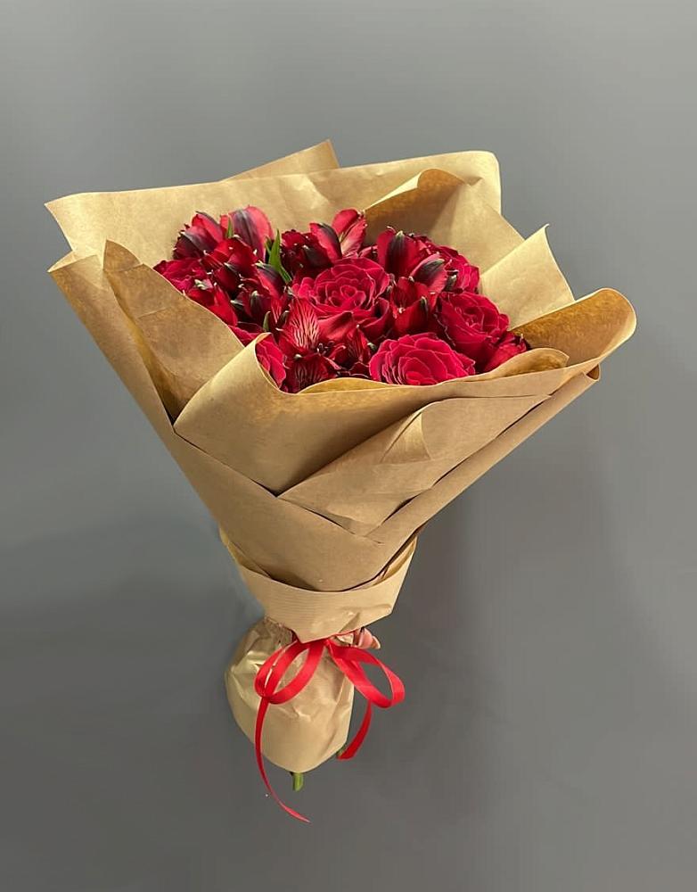 Букет цветов из: Альстромерии и Розы в Александрове