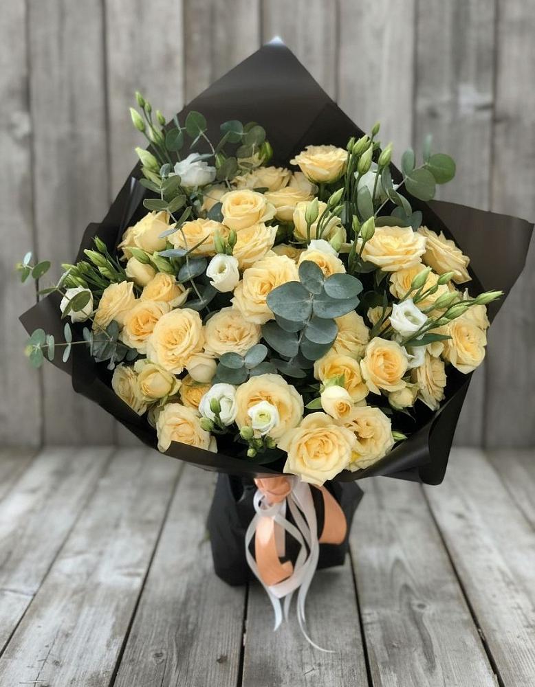 Букет цветов из: Розы и Лизиантусы в Александрове