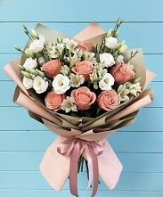Букет цветов из:  Розы, Альстромерии и Лизиантусы в Александрове