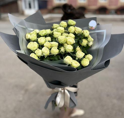 Букет Белые кустовые розы Солинеро в Александрове