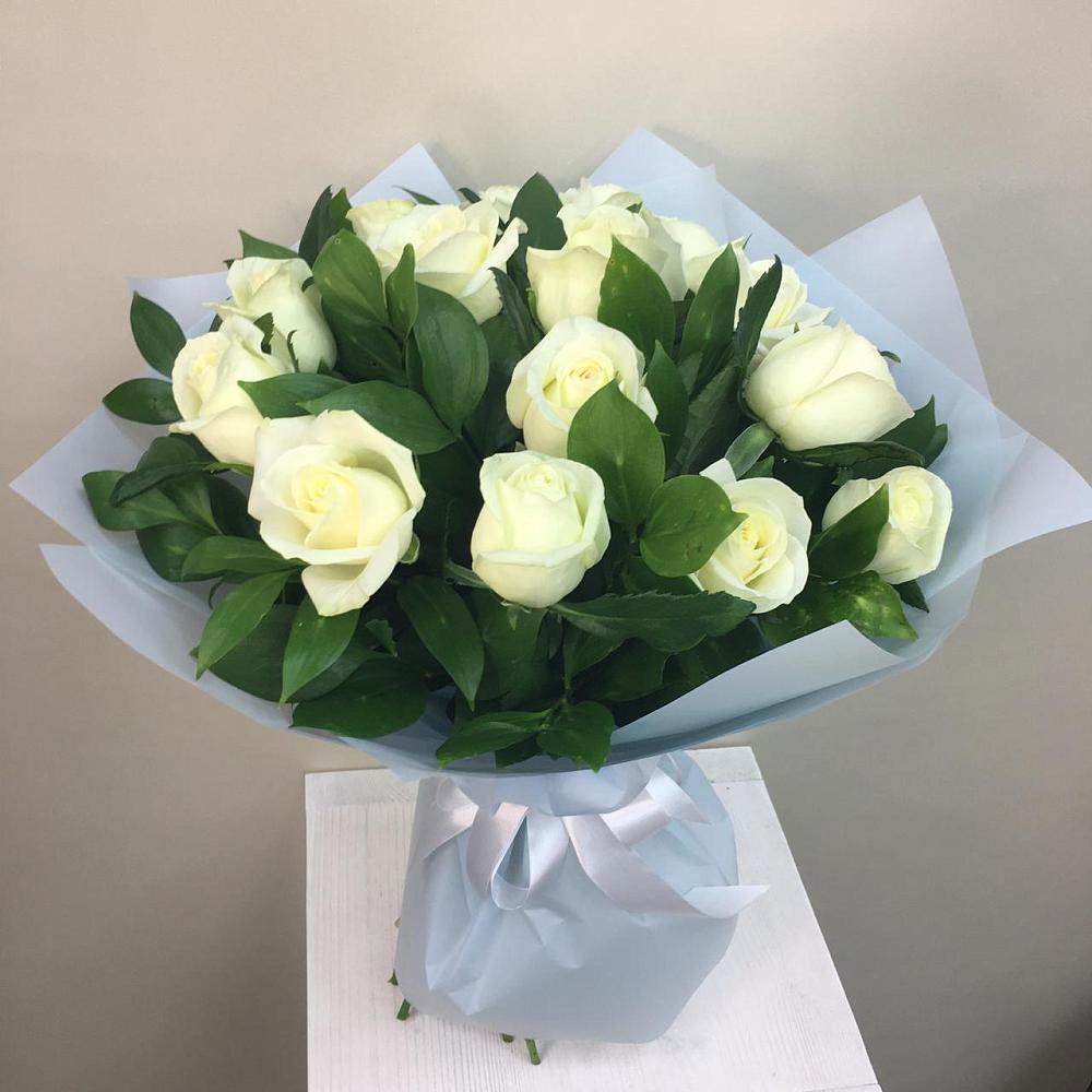 Букет 15 Белых роз Проуд в Александрове