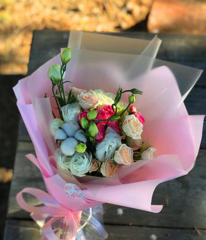 Букет цветов из: Розы и Лизиантусы в Александрове