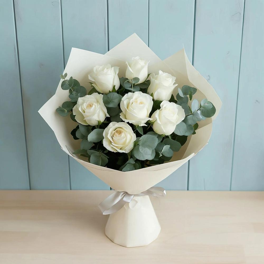 Букет Белые розы в Эвкалипте в Александрове