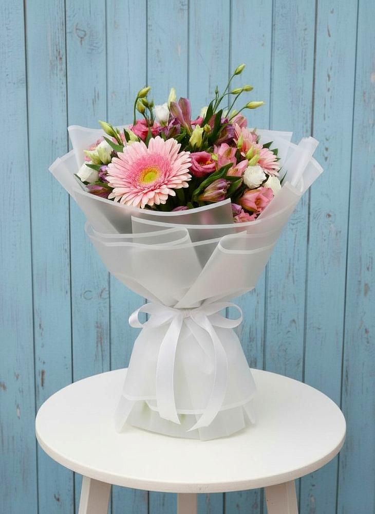 Букет цветов из: Герберы, Альстромерии и Лизиантусы в Александрове