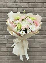 Букет цветов из:  Гвоздики, Розы, Лизиантусы и Хризантемы в Александрове