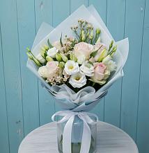 Букет цветов из:  Розы и Лизиантусы в Александрове