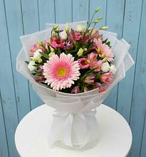 Букет цветов из:  Герберы, Альстромерии и Лизиантусы #REPLACE_PRED# Александрове
