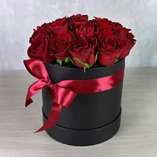 Цветочная композиция из Розы в шляпной коробке в Александрове